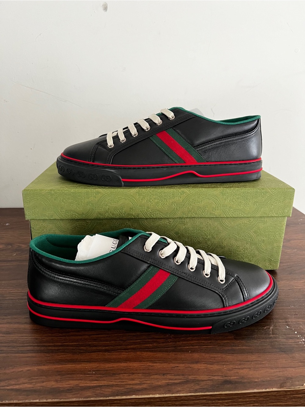 Gucci Black Leather Low-Top Sneakers with Red & Green Web Stripe